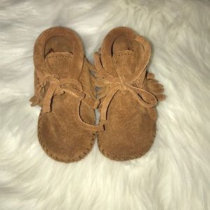 Minnetonka Shoes - Minnetonka Baby Fringe Booties Minnetonka Shoes - Minnetonka Baby Fringe Booties